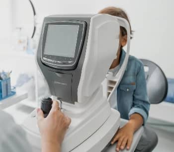 image of eye testing machine - AV Eye Hospital